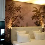 Taylor Hotel 3*